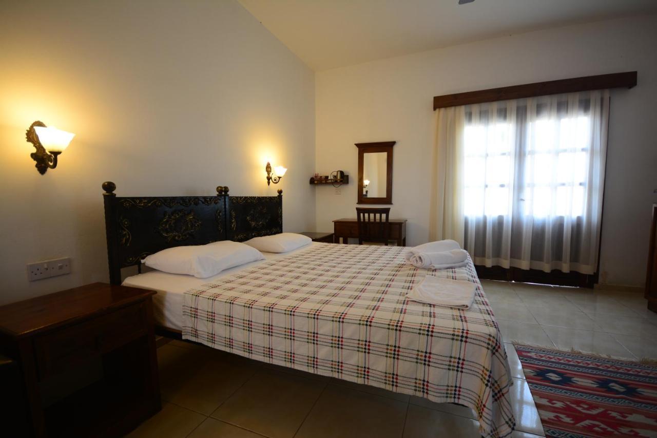 Villa Lembos Hotel Karpaz Rizokarpaso Exterior foto